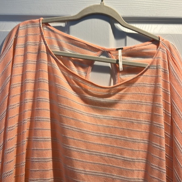 Free People Azalea Peach Eyelet Batwing Oversized Smocked Top M Tee Shirt - Picture 4 of 8